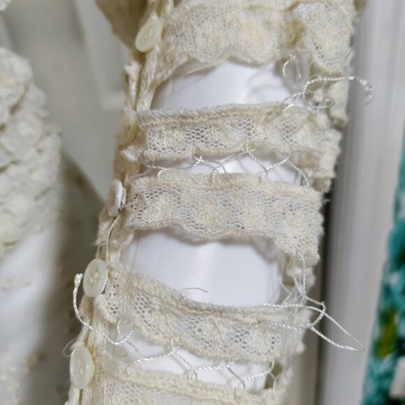 NWT BCBGMaxazria Gypsie Peasant Whimsy Goth Ruffle Tiered Prairie Top Ivory XS - Picture 5 of 13